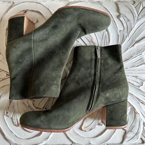 Gianvito Rossi Margaux Suede booties size 40 - Picture 5 of 11